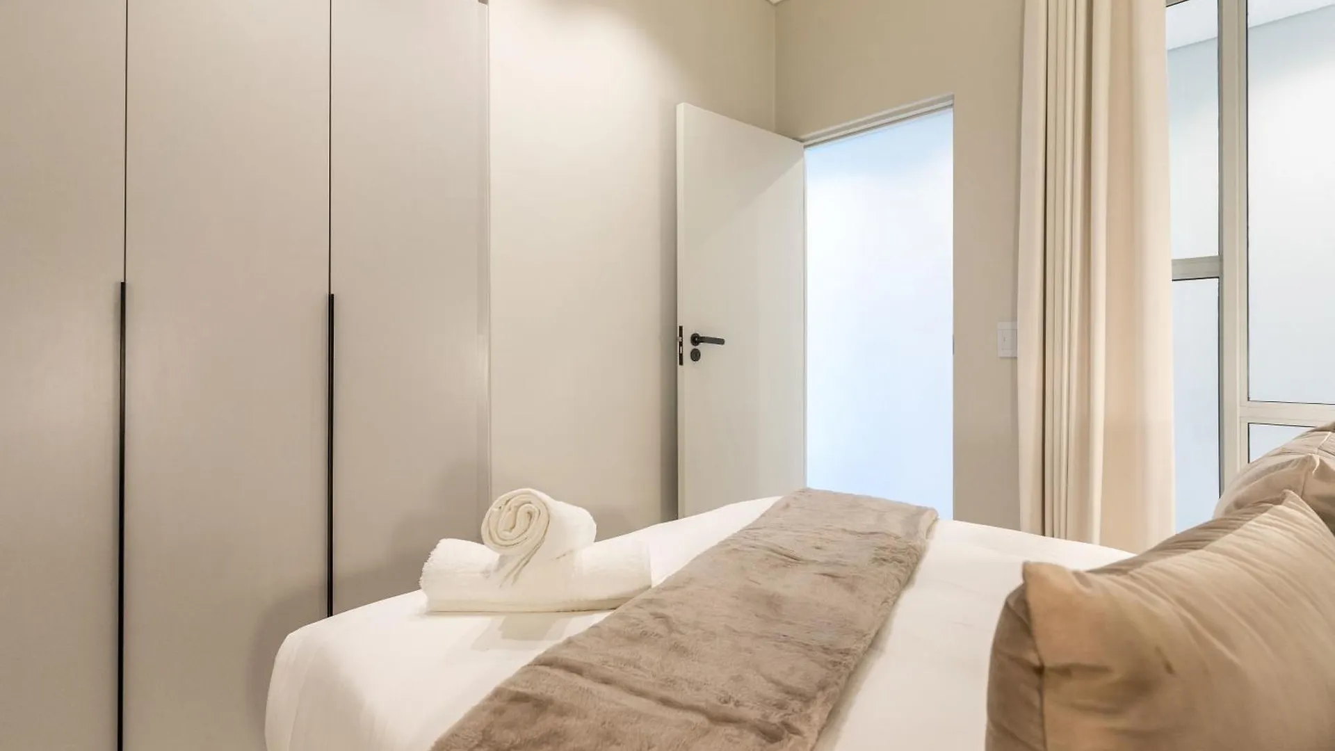 The Rose 201-2Bedroom Apartment With Rooftop Pool Cape Town