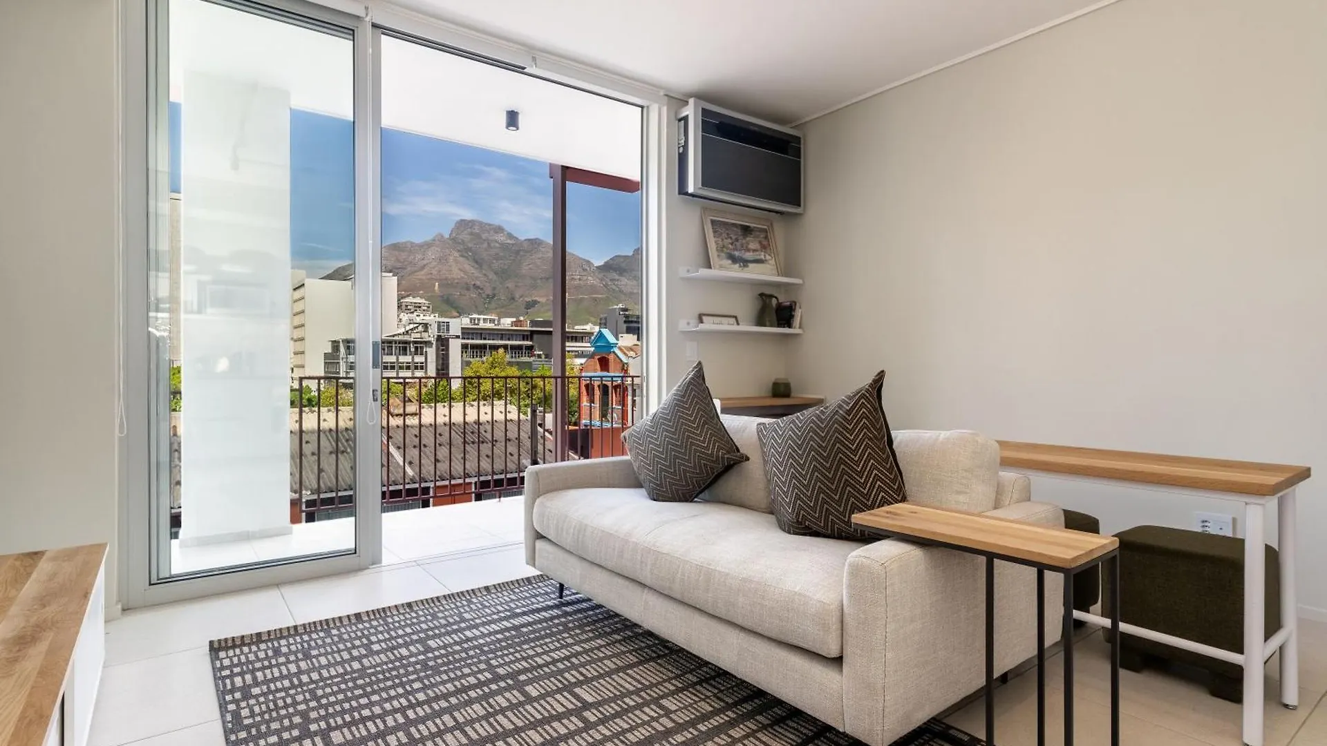 The Rose 201-2Bedroom Apartment With Rooftop Pool Cape Town 0*,  South Africa