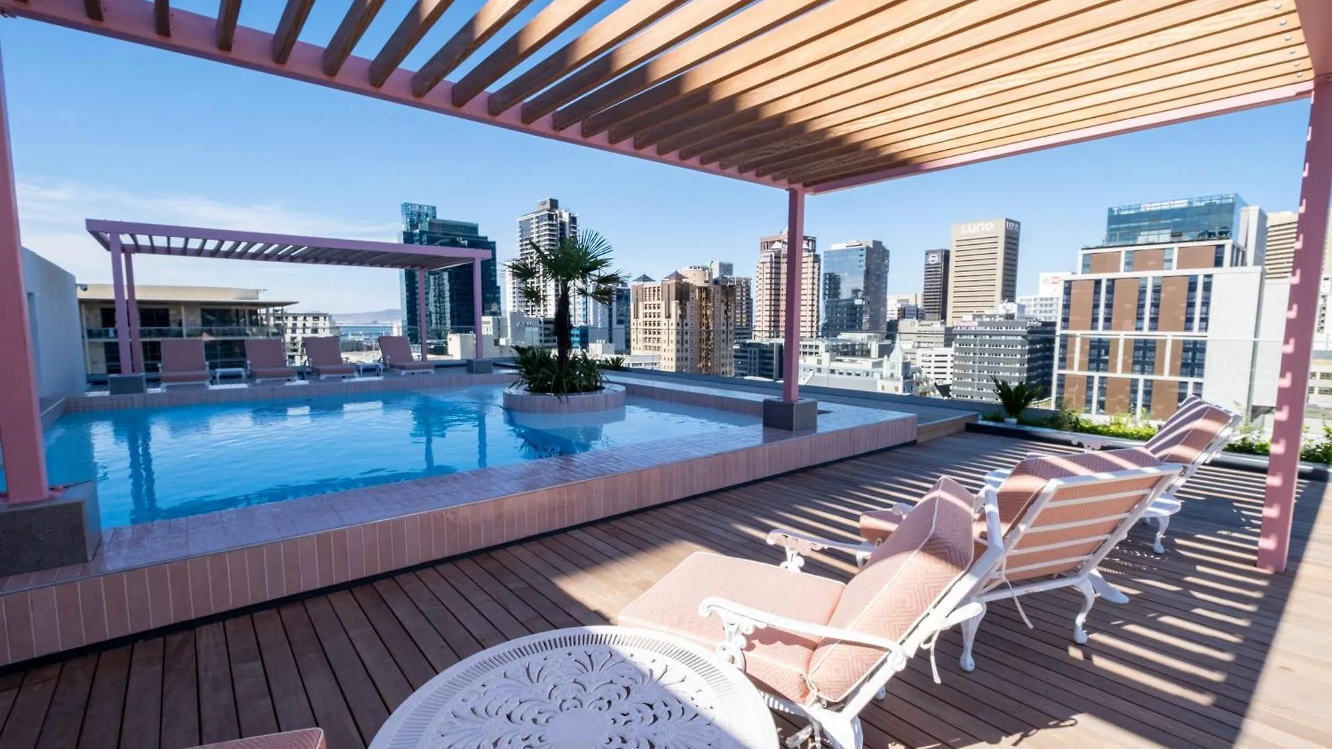 The Rose 201-2Bedroom Apartment With Rooftop Pool Cape Town