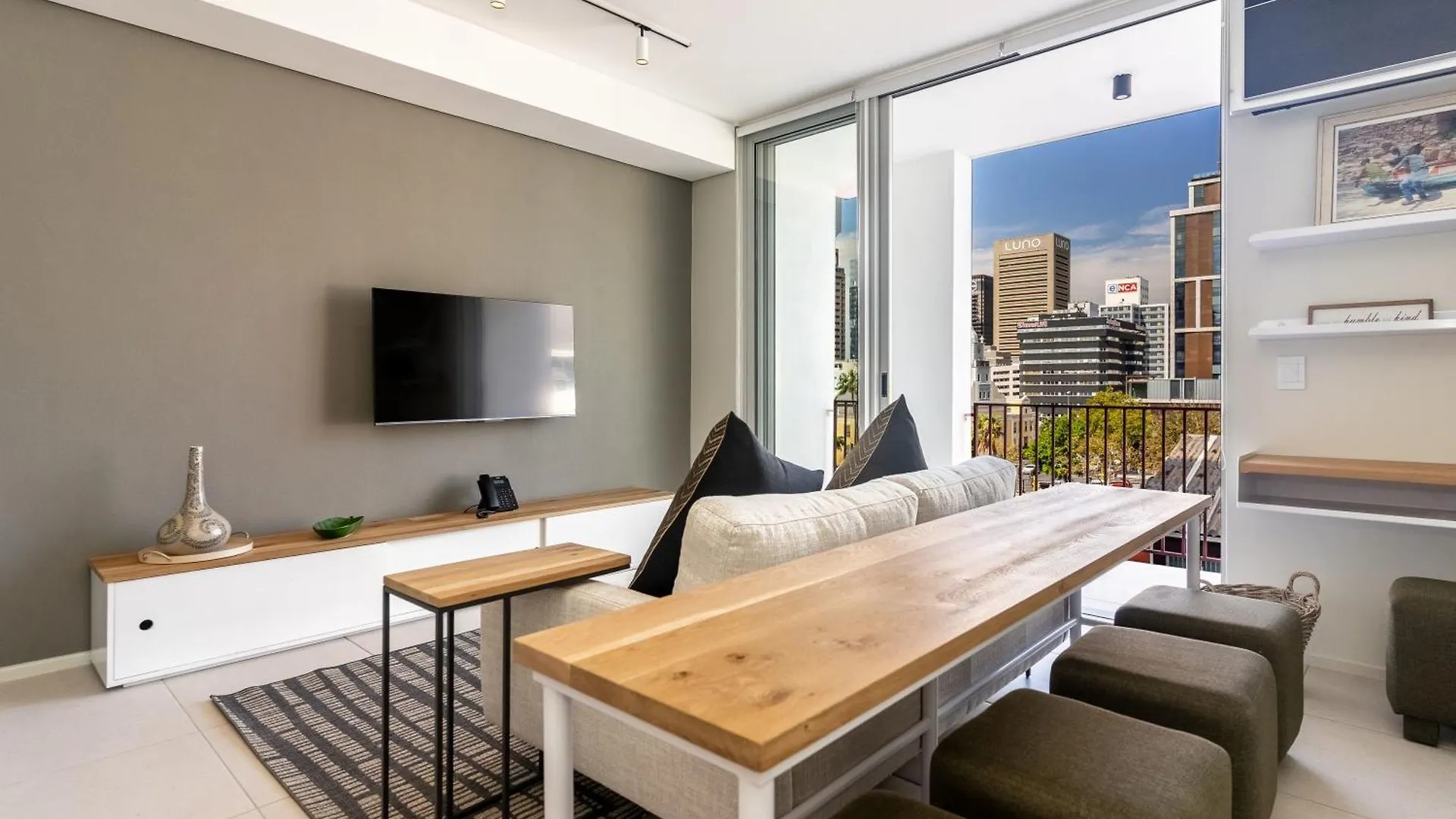 The Rose 201-2Bedroom Apartment With Rooftop Pool Le Cap